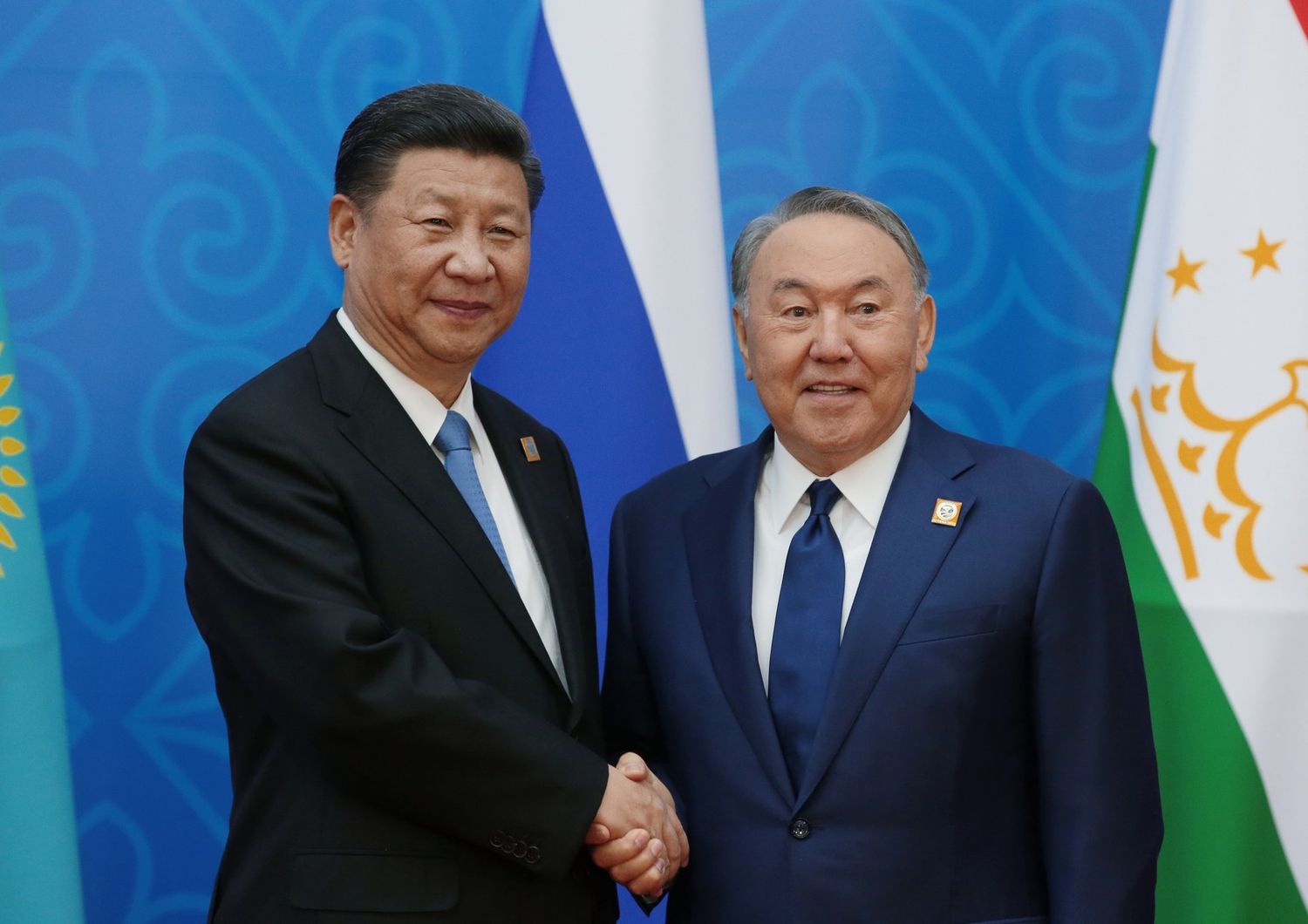 Presidente cinese Xi Jinping e presidente del Kazakistan Nursultan Nazarbayev (Afp)&nbsp;