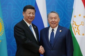 Presidente cinese Xi Jinping e presidente del Kazakistan Nursultan Nazarbayev (Afp)&nbsp;