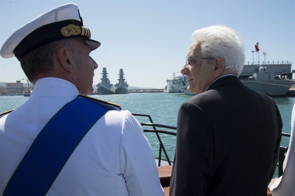 Mattarella studia la bonaccia