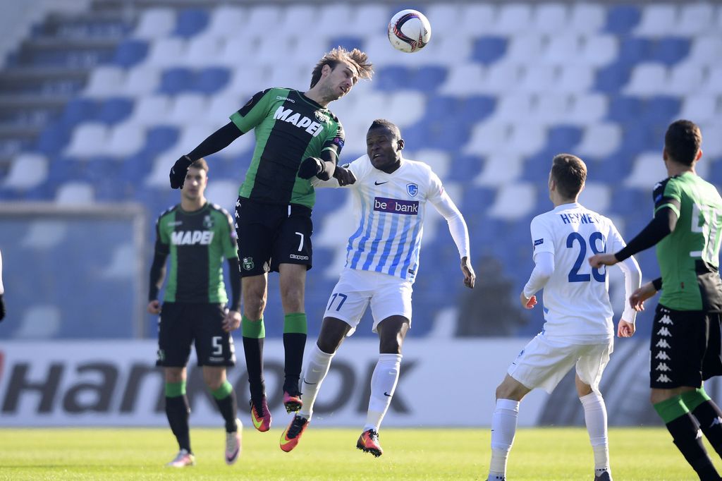 Un'azione durante Sassuolo - Genk, ultima partita della squadra toscana in Europa League 16/17