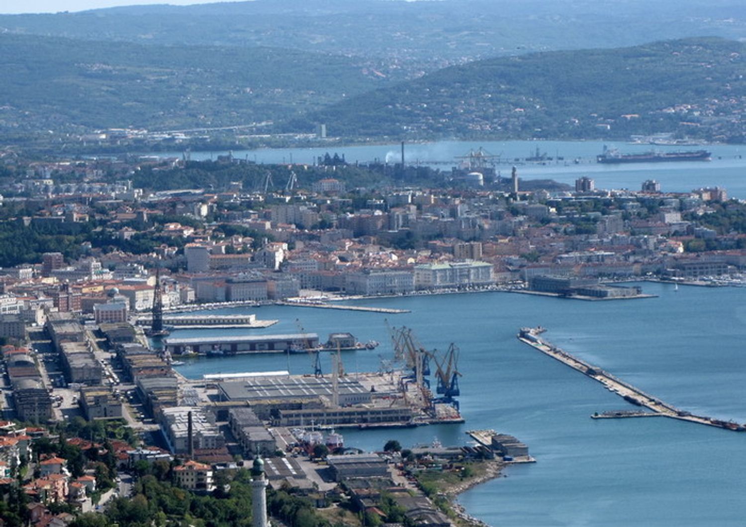 &nbsp;Il porto di Trieste