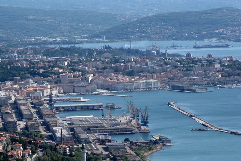 &nbsp;Il porto di Trieste