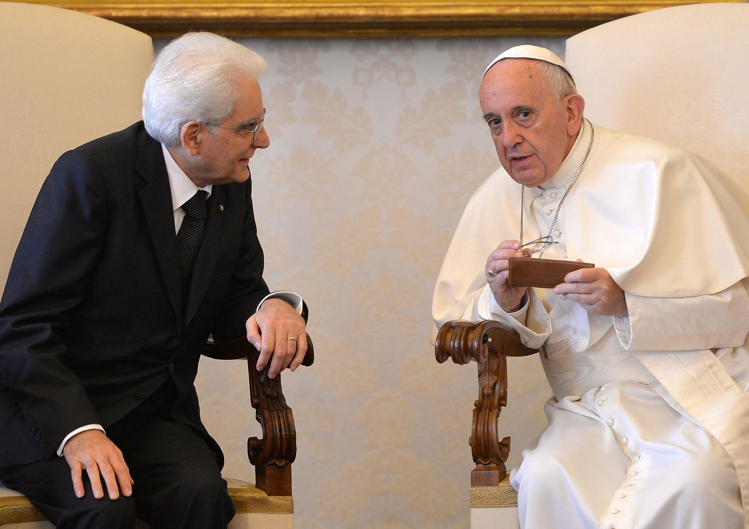 Papa Francesco e Sergio Mattarella (Afp)