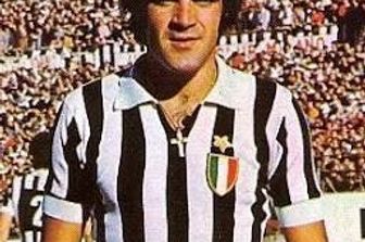 C'&egrave; anche l'ex calciatore della Juventus Antonello Cuccureddu fra le cinque persone coinvolte in un'indagine dei carabinieri del &nbsp;Nucleo operativo ecologico di Sassari sulla gara per la concessione del campo di calcio, con annessa pista di atletica, della zona sportiva di Maria Pia, ad Alghero. All'ex campione, presidente dell'associazione sportiva dilettantistica &quot;Asp Antonello Cuccureddu&quot; che si era aggiudicata la gestione dell'impianto comunale per sei anni, &egrave; stato imposto il divieto di dimora nel territorio di Alghero. Turbativa d'asta, falso ideologico e materiale sono i reati contestati, a vario titolo, ai cinque indagati, tre dei quali sono stati arrestati.Antonello Cuccureddu, nato ad Alghero il 4 ottobre 1949 da una famiglia di umili origini, inizi&ograve; a giocare a pallone molto giovane grazie al padre che presiedeva una piccola formazione amatoriale della citt&agrave; sarda. Calciatore molto eclettico, &egrave; stato impiegato come jolly di difesa e centrocampo, anche se le sue cose migliori le fece da terzino. Arrivato alla Juventus nel 1969 vi rest&ograve; fino al 1981.