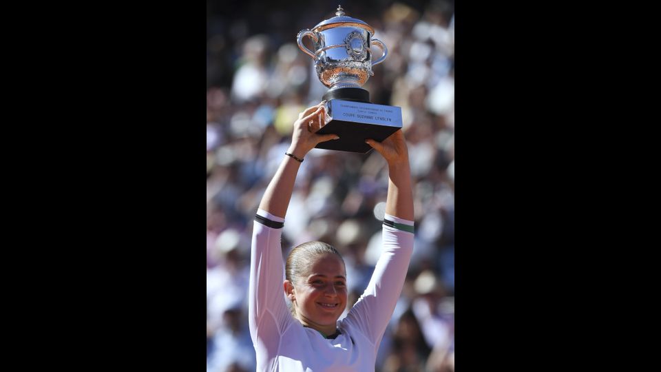&nbsp;Ostapenko trionfa al Roland Garros, batte in finale Halep&nbsp;