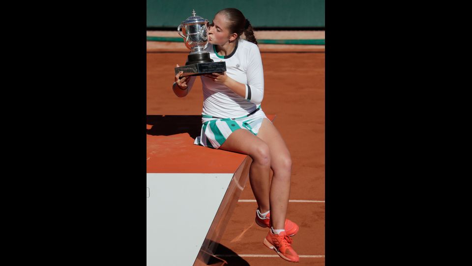 &nbsp;Ostapenko trionfa al Roland Garros, batte in finale Halep&nbsp;