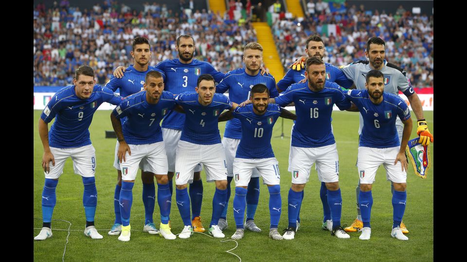 &nbsp;La nazionale Azzurra &nbsp;prima della partita contro il Liechtenstein per le qualificazioni per la Coppa del Mondo FIFA 2018 allo stadio di Udine (Afp)