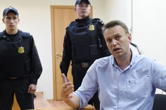 Il dissidente Alexei Navalny &egrave; stato condannato a un mese di carcere