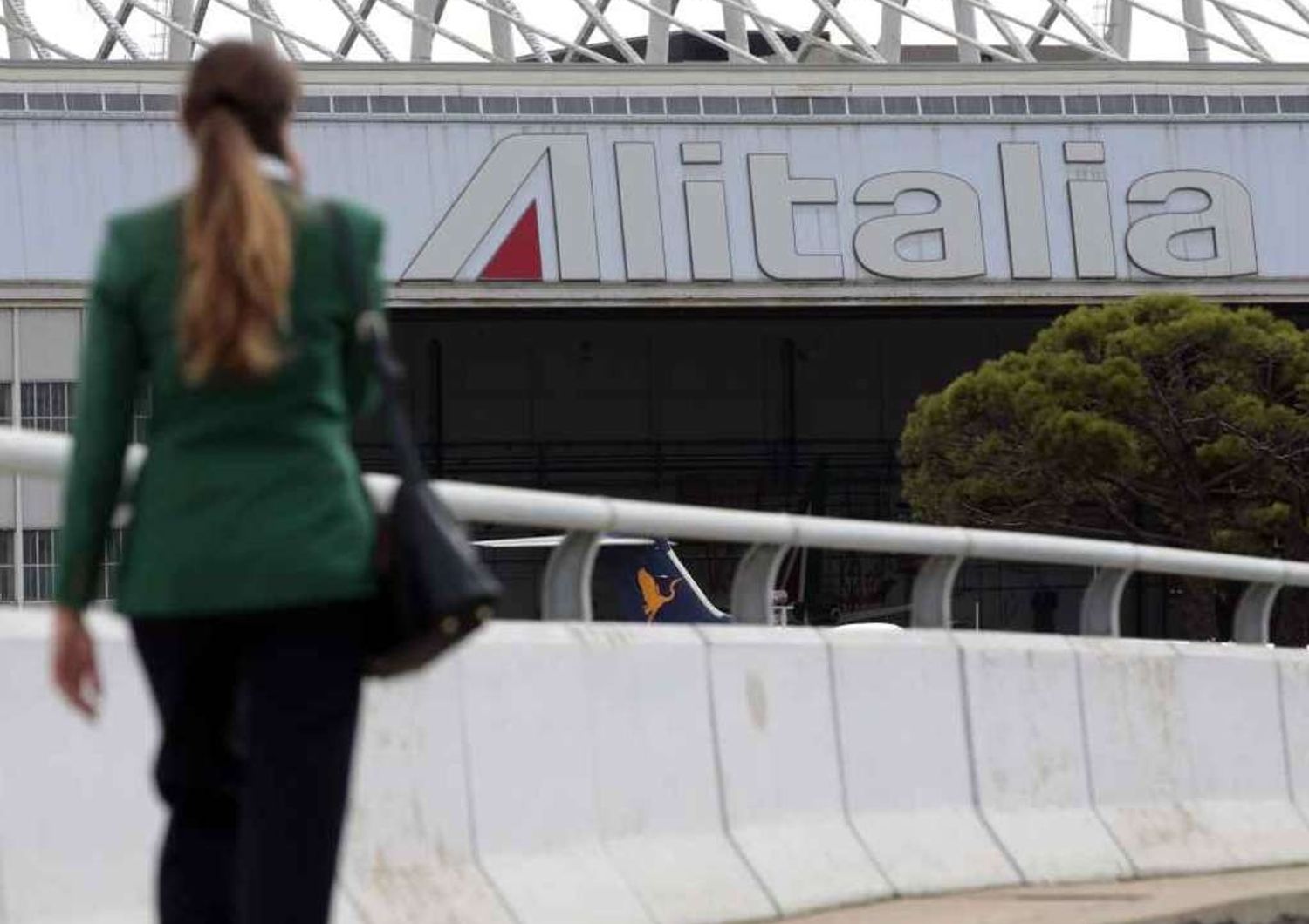 Alitalia: il giorno della verita' Slitta 'ultimatum' sugli esuberi