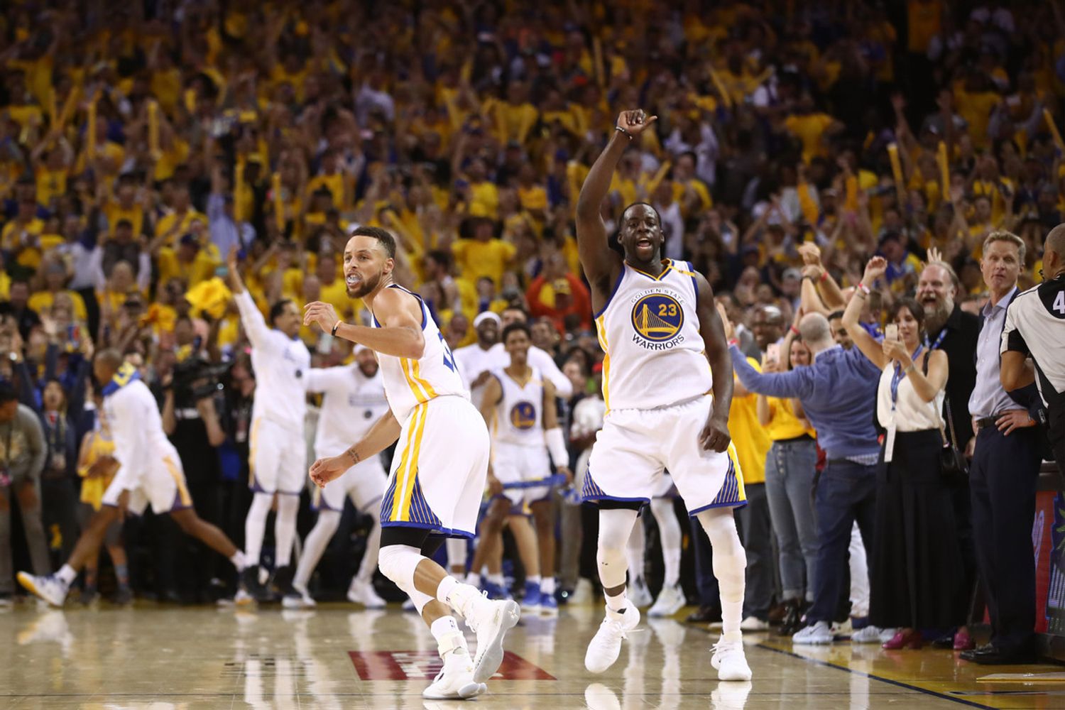 The Golden State Warriors si aggiudicano il campionato NBA contro i Cleveland Cavaliers 129-120&nbsp;