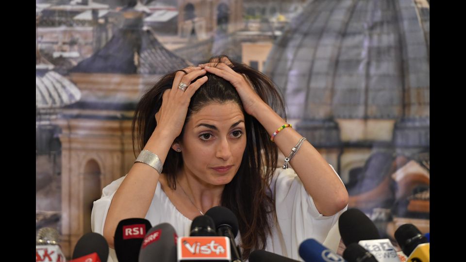 19/06/2016 Prima conferenza stampa di Virginia Raggi da sindaco di Roma (AFP)&nbsp;