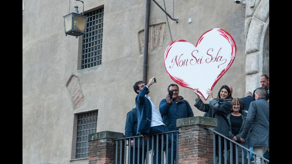 17/02/2017 Manifestazione in sostegno del sindaco Virginia Raggi in Campidoglio, dopo che questa &egrave; finita sotto inchiesta per abuso di ufficio (AFP)&nbsp;