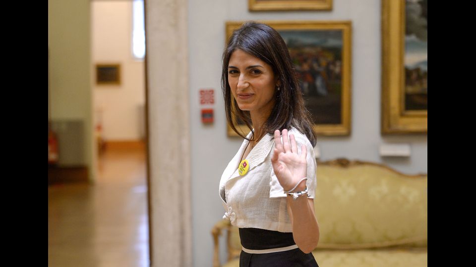 25/04/2017 Virginia Raggi alle celebrazioni del 25 aprile (AFP)