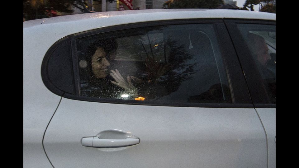 24/02/2017 La sindaca Virginia Raggi lascia l'ospedale (AGF)&nbsp;