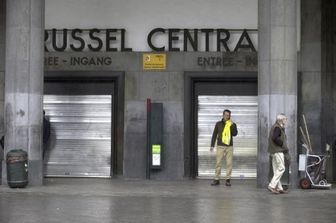 == BREAKING NEWS == Tentativo di attentato a Bruxelles evacuata Grand Place