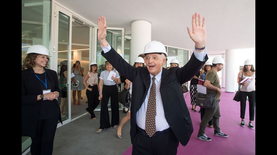 &quot;E' un esempio di digitalizzazione e smaterializzazione - ha spiegato Masotti - e le fiere di settore potrebbero dotarsi della passerella multimediale per contenere i costi e l'impatto ambientale cos&igrave; i brand emergenti potrebbero farsi conoscere con sfilate virtuali nelle citta', da Mosca a New York&quot;.