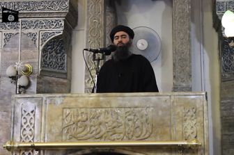 &nbsp;Abu Bakr al Baghdadi in un video di propaganda dell'Isis