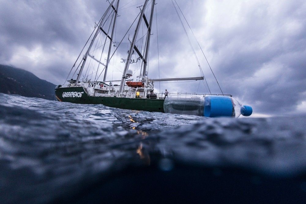 La nave Rainbow Warrior di Greenpeace