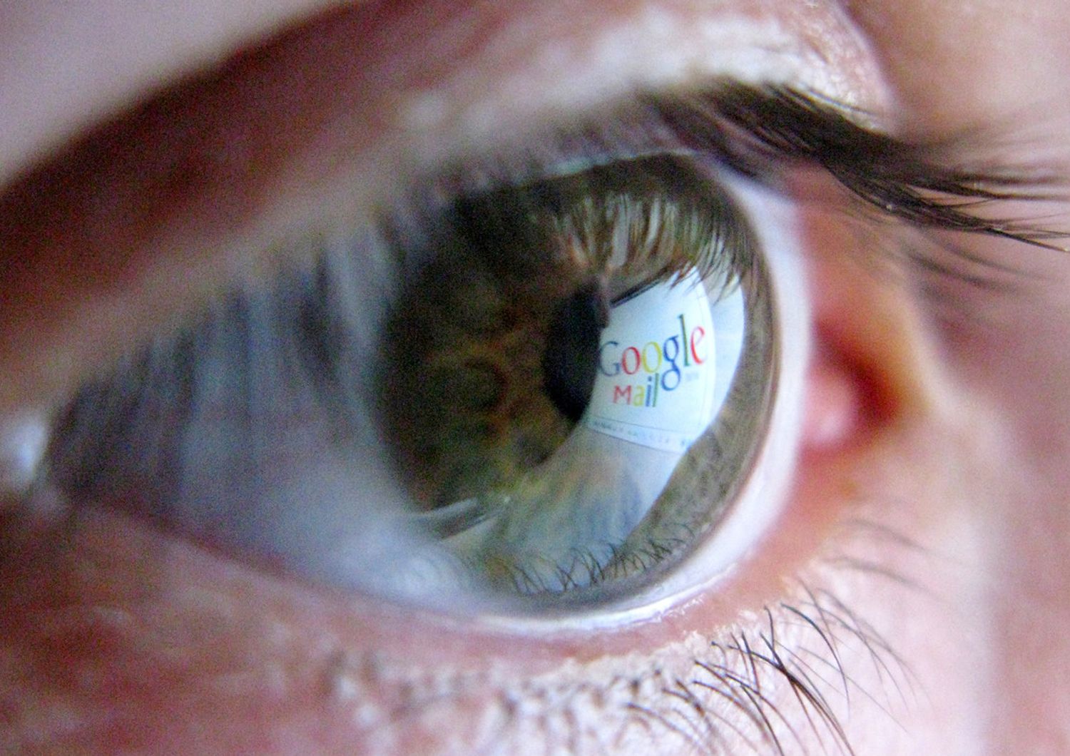 &nbsp;Il logo di Gmail riflesso in un occhio