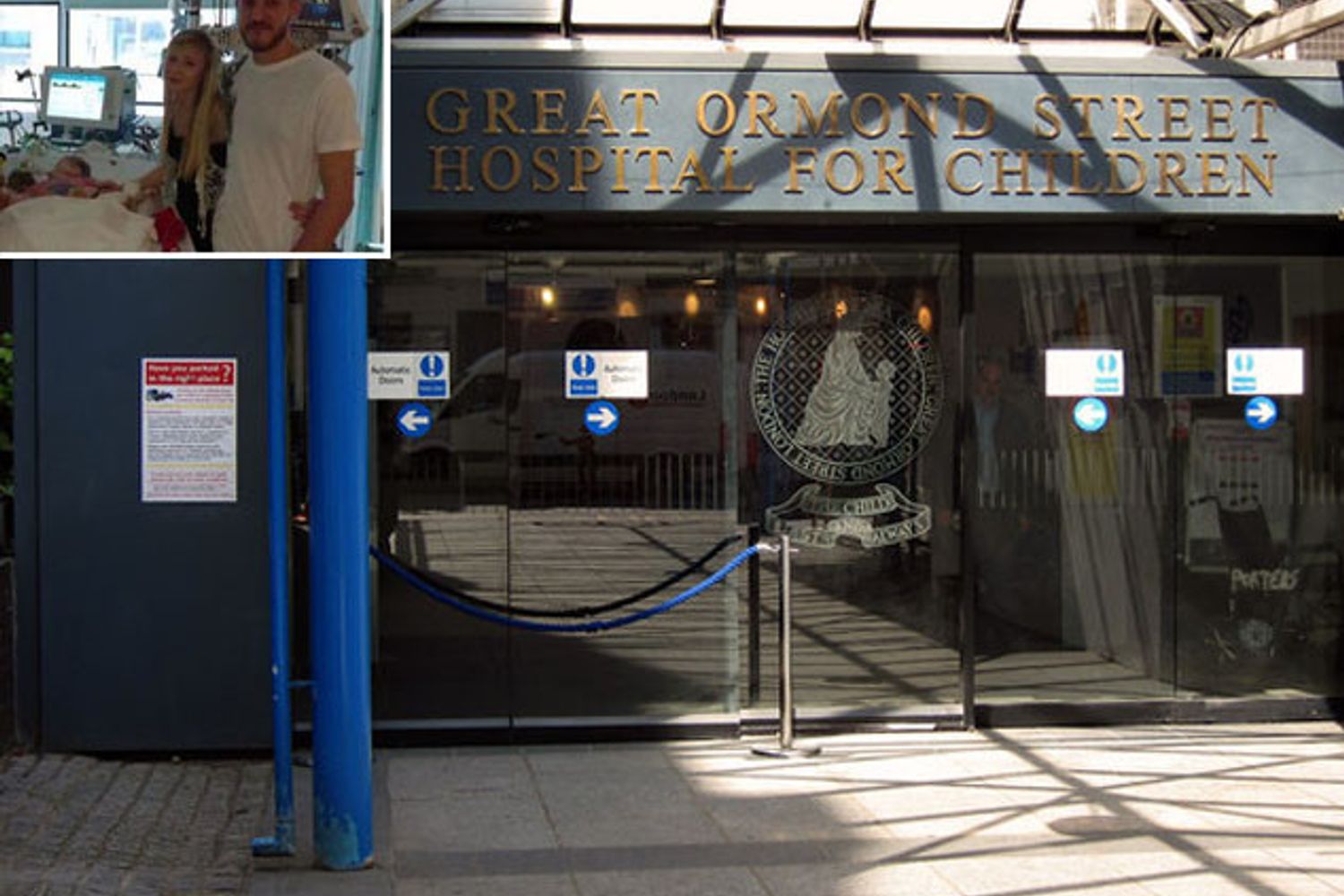 &nbsp;Charlie Gard con i suo genitori Connie e Chris all'Ormond Street Hospital di Londra