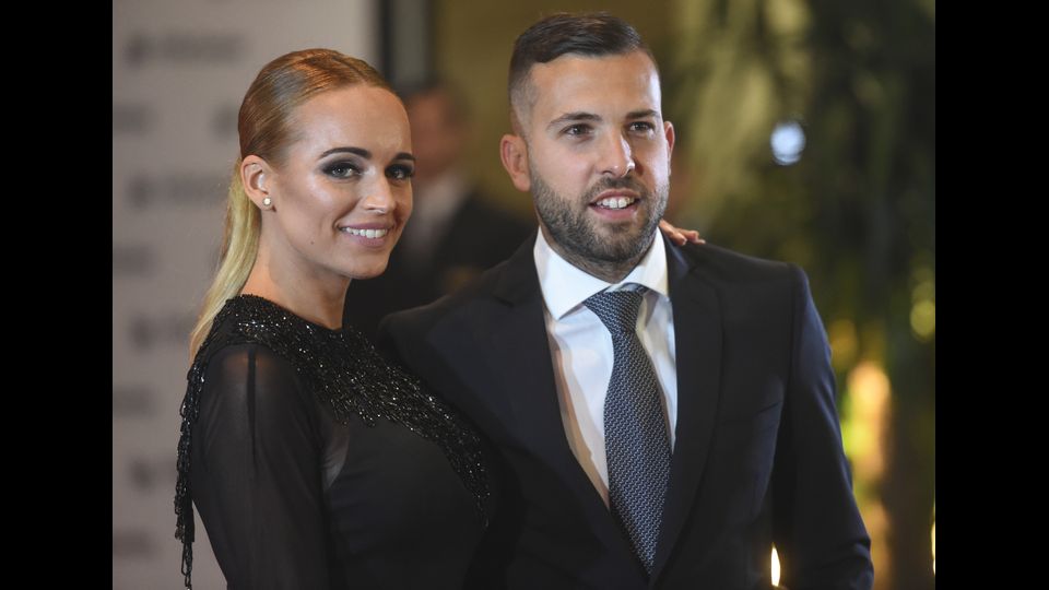 GLI INVITATI. Il calciatore del Barcellona Jordi Alba con la moglie (AFP)&nbsp;