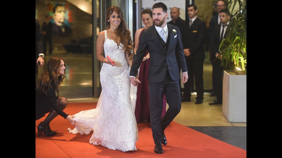 Lionel Messi con la sposa Antonella Roccuzzo (AFP)&nbsp;