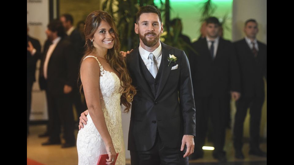 Lionel Messi con la sposa Antonella Roccuzzo (AFP)&nbsp;