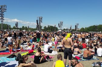 Alle 7 di questa mattina erano gi&agrave; 7.500 i fan di Vasco Rossi entrati nel Modena Park per assicurarsi le prime file in vista del mega-concerto di questa sera. All'apertura anticipata delle 21.15 sono entrati in circa 1.500 e poi altri durante la notte.