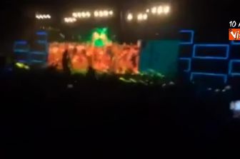 &nbsp;Concerto Vasco Rossi al Modena Park volano reggiseni quando canta Rewind