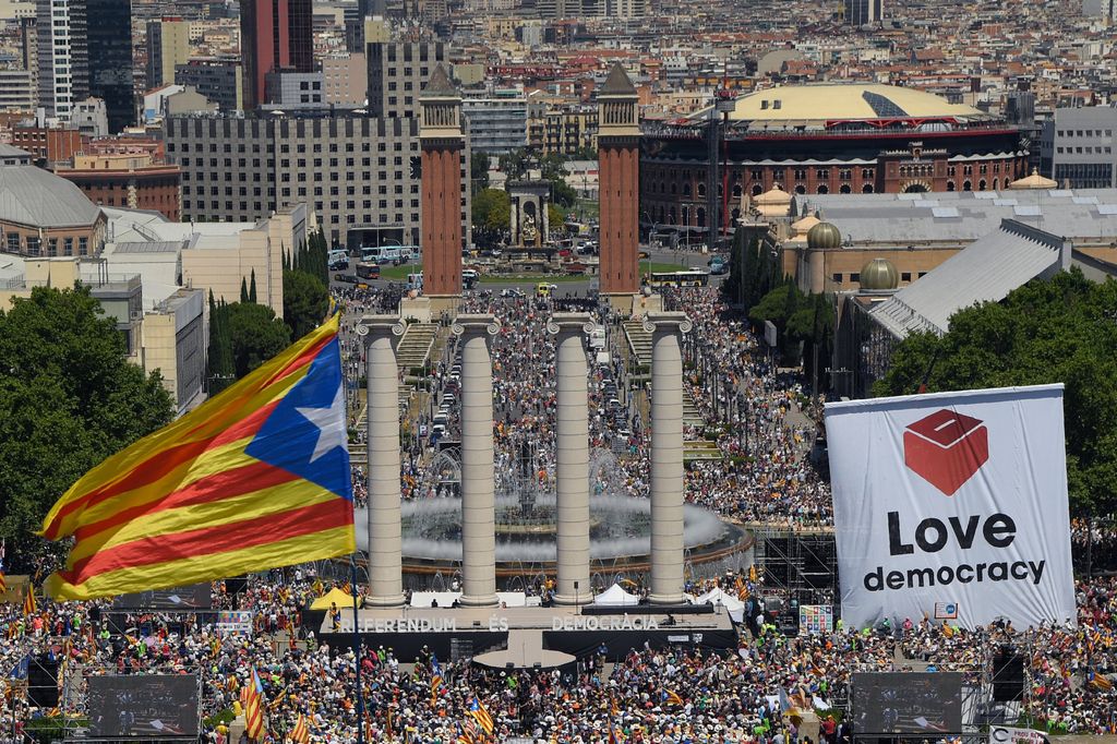 Manifestazione per l'indipendenza della Catalogna a Barcellona