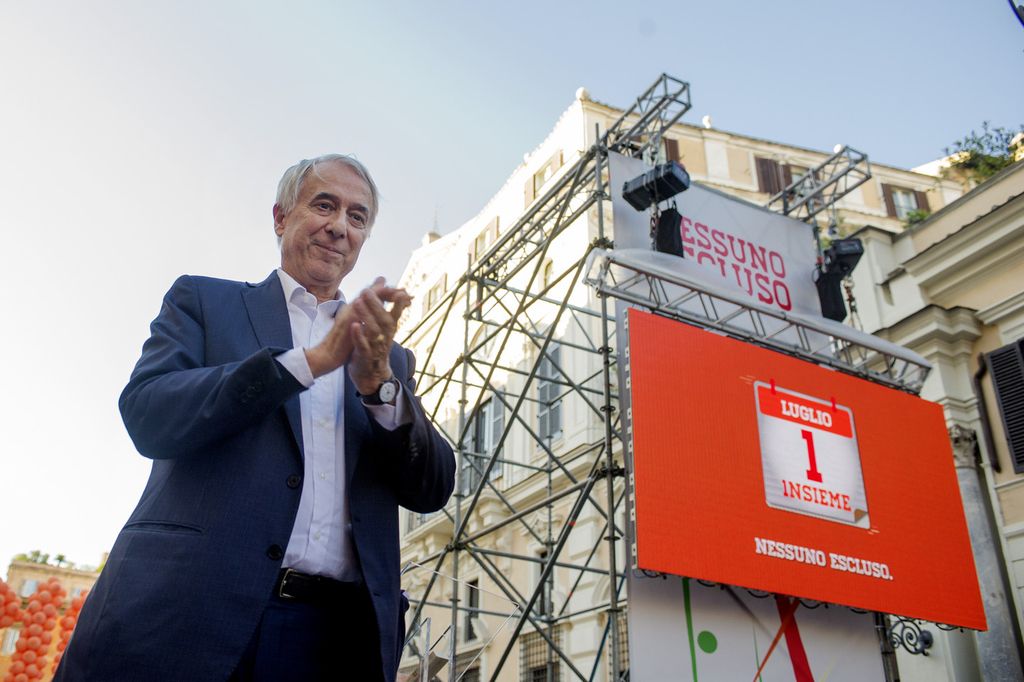 Manifestazione &quot;Insieme&quot; promossa dai circoli di Campo Progressista. Nella foto Giuliano Pisapia Pisapia