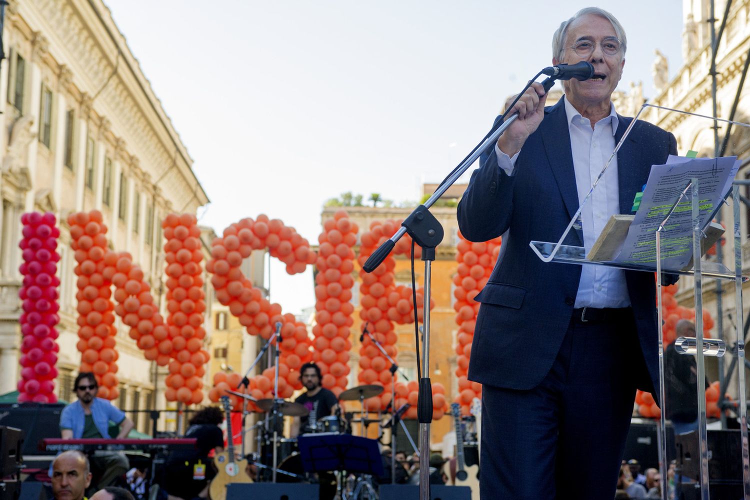 Manifestazione &quot;Insieme&quot; promossa dai circoli di Campo Progressista. Nella foto Giuliano Pisapia Pisapia