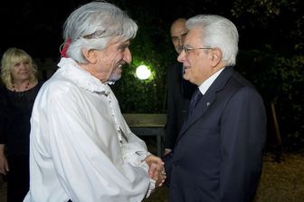 Il Presidente della Repubblica Sergio Mattarella con Gigi Proietti in occasione della prima di &quot;Edmund Kean&quot; di Raymund FitzSimons&nbsp;