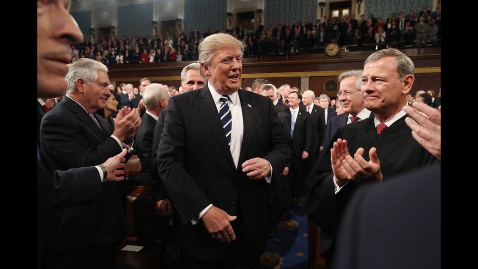 A sbalordire per la sobriet&agrave; di certe parentesi sono anche i suoi compagni di partito: come il deputato repubblicano Raul Labrador che dopo un discorso al Congresso il 28 febbraio nota: &quot;Sembrava presidenziale come mai prima&quot;.