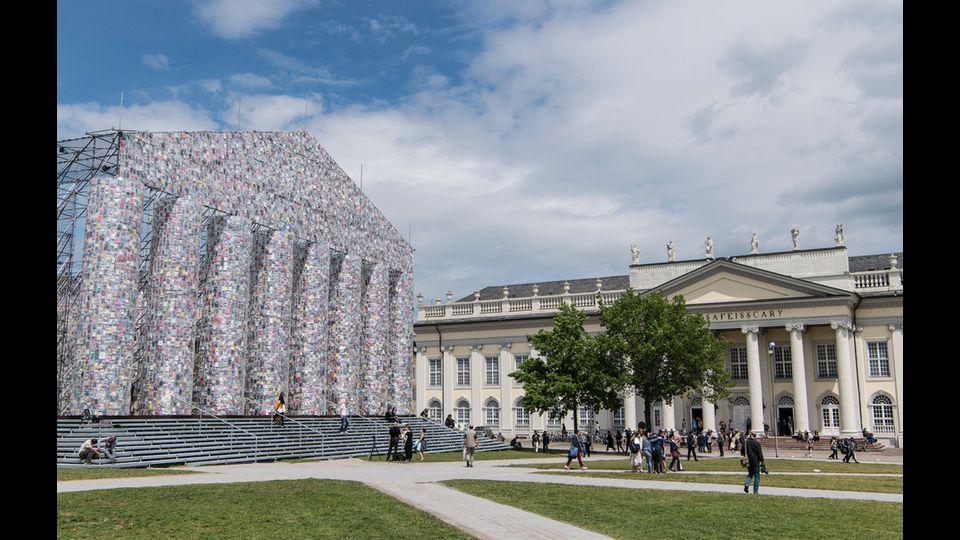 L&rsquo;artista autrice di quest&rsquo;opera l&rsquo;ha definita &quot;il pi&ugrave; politico tra tutti i lavori da lei realizzati&quot;.