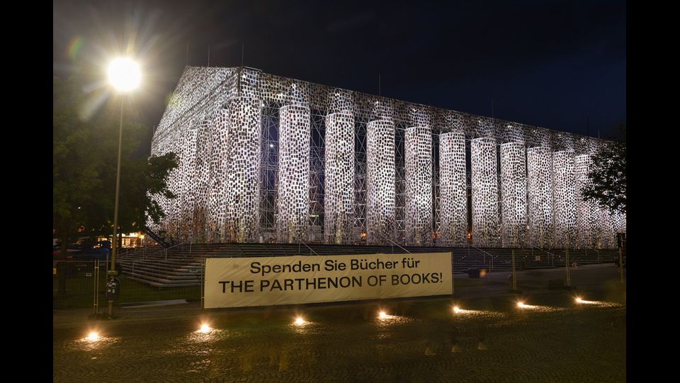 Il Partenone dei libri di Marta Minujin&nbsp;