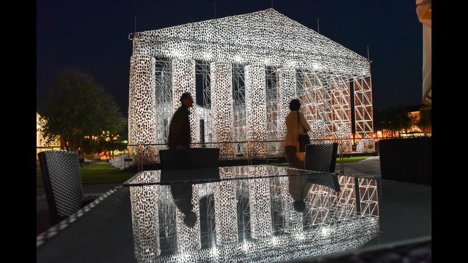 Il Partenone dei libri di Marta Minujin&nbsp;