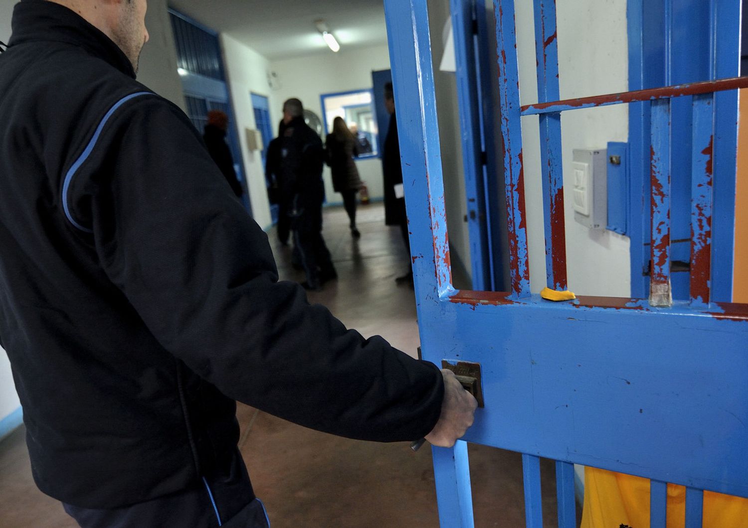 Agenti polizia penitenziaria
