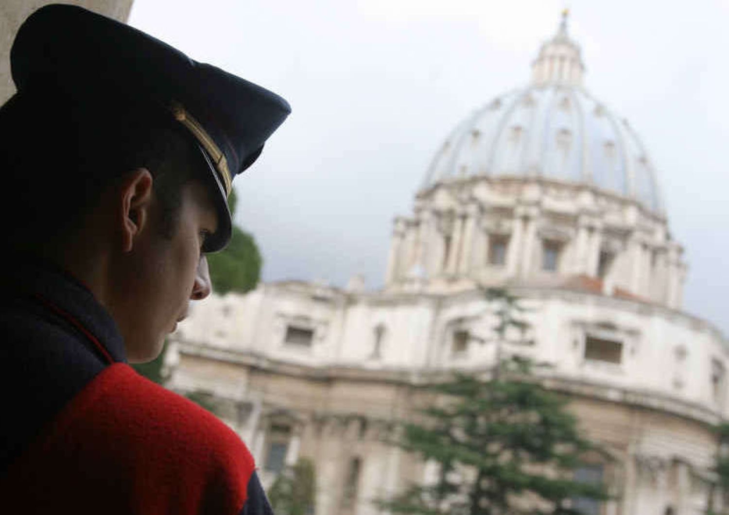 Vaticano: padre Lombardi, chiesti soldi per lettera di Michelangelo rubata nel '97