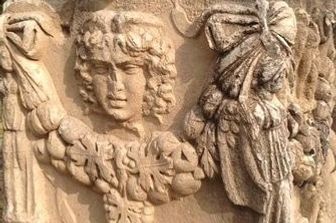 La Turchia ha un gioiello in pi&ugrave;: il sito archeologico di Aphrodisia, nella provincia di Aydin, sulla costa egea del Paese, &egrave; stato dichiarato patrimonio mondiale dall'Unesco.&nbsp;Sarcofago di pietra ad Aphrodisia&nbsp;