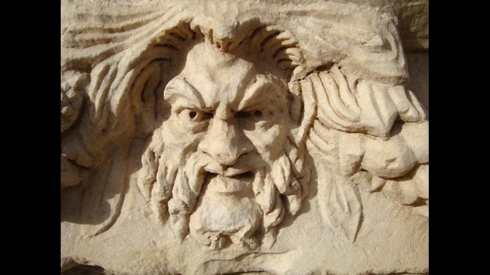 Il sito fu scoperto per caso nel 1958 da Ara Guler, il pi&ugrave; famoso fotografo turco, solo perch&egrave; il suo autista smarr&igrave; la strada dopo averlo portato a documentare l'apertura di una diga nella medesima provincia di Aydin.Aphrodisia