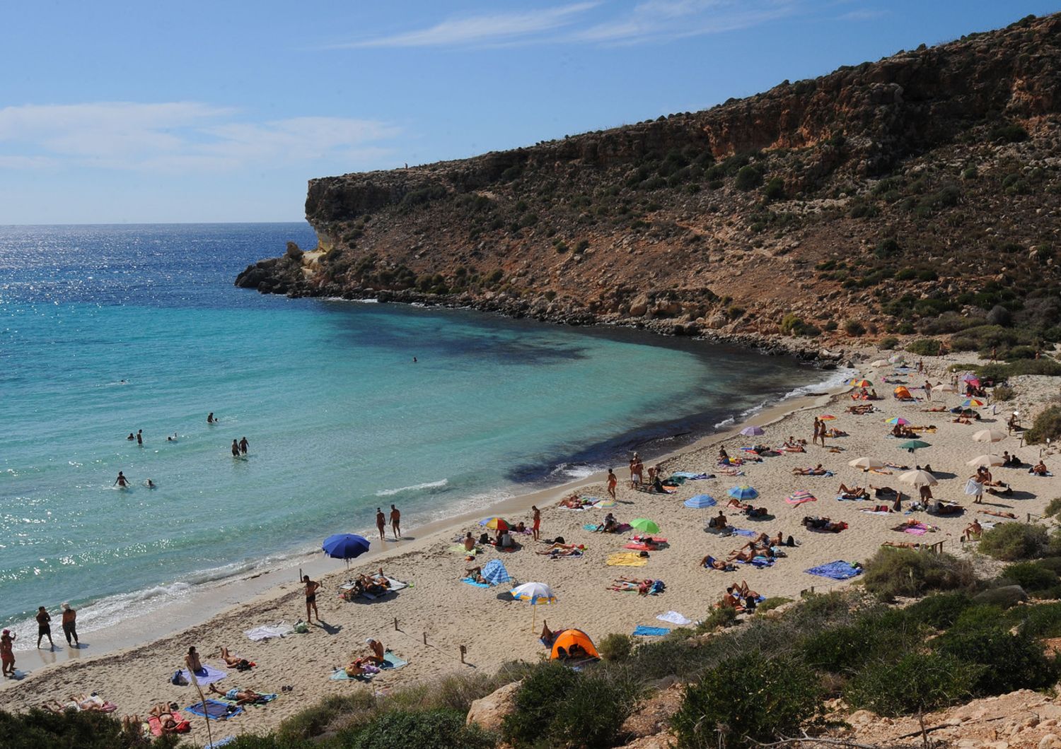 Lampedusa, la spiaggia dei conigli (Afp)