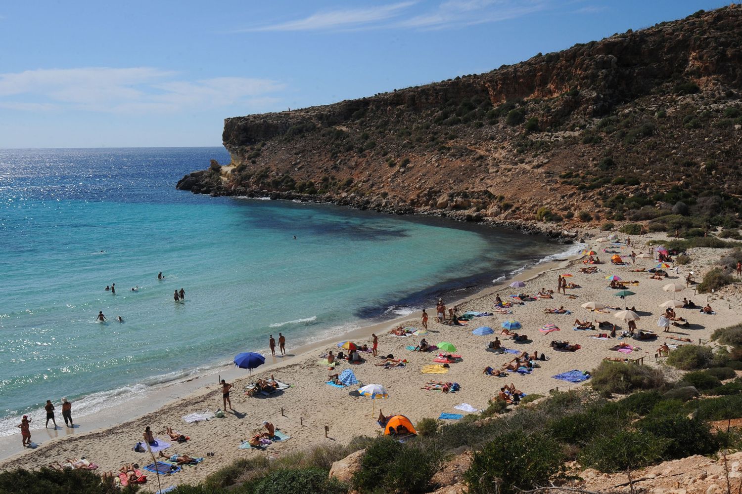 Lampedusa, la spiaggia dei conigli (Afp)