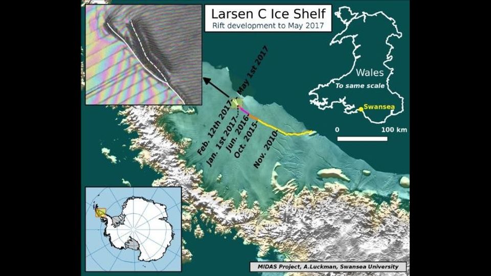 Da pi&ugrave; di 10 anni i ricercatori tenevano sotto controllo le crepe prodottesi nell'area, conosciuta come Larsen C. E la frattura nel ghiaccio si era accentuata a partire dal 2014, tanto da far temere come imminente la spaccatura.