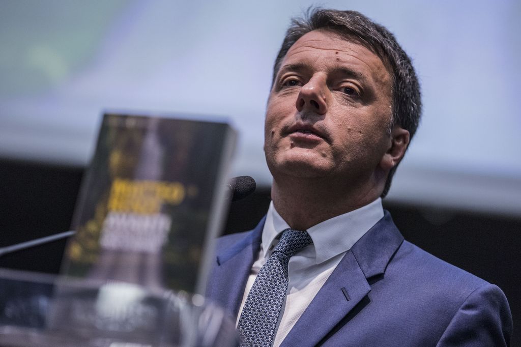 Matteo Renzi presenta il suo libro Avanti, perch&eacute; l'Italia non si ferma (Agf)&nbsp;
