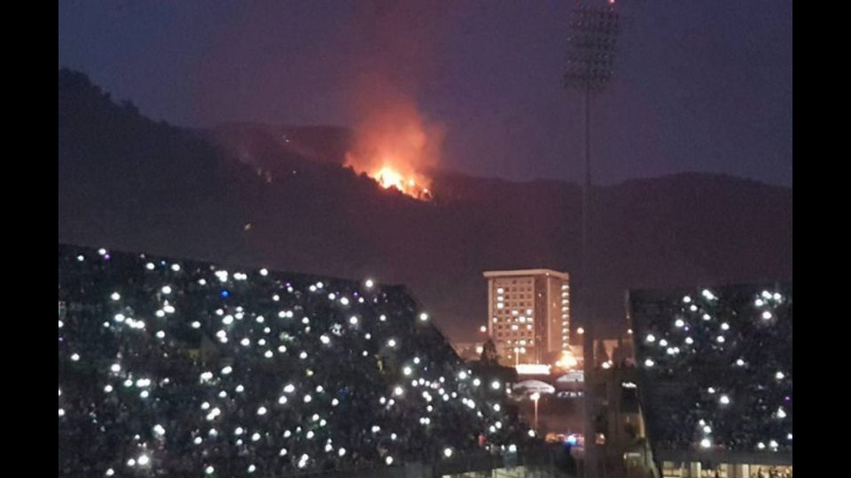 &nbsp;Incendio sulla collina di Salerno&nbsp;Foto: Fanpage