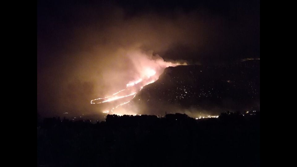 Incendio costa larga Fraginesi (TP)Foto: redazione Palermo/Agi