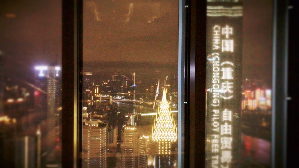 &nbsp;Chongqing di notte vista dal Westin Chongqing Liberation Square Foto: Alessandra Spalletta/Agi