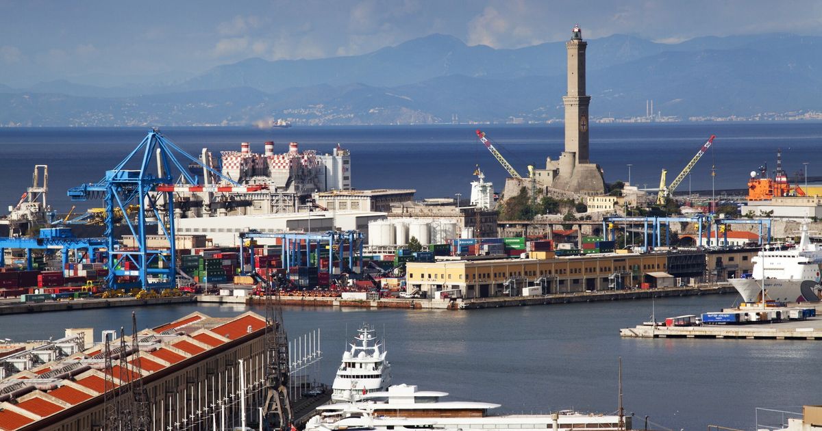 Incidente al porto di Genova, un operaio morto e un ferito grave