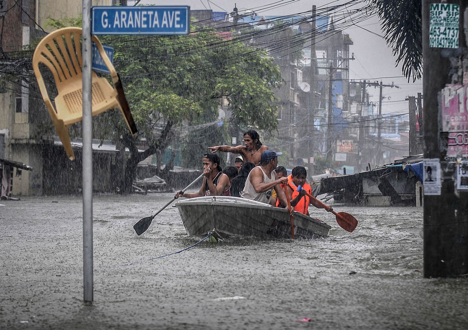 Filippine, inondazioni a Manila (Afp)
